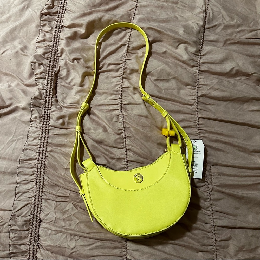 Time and Tru Women's Olivia Crossbody Bright Yellow Bag - Picture 2 of 10